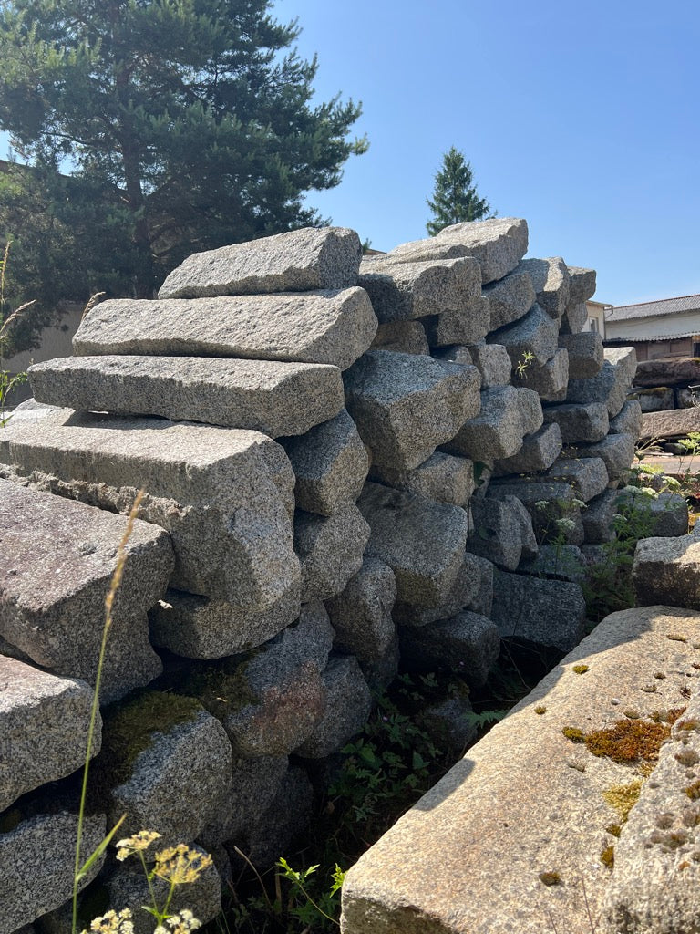Granitborde rustikal, grau, allseits gespalten, gebraucht