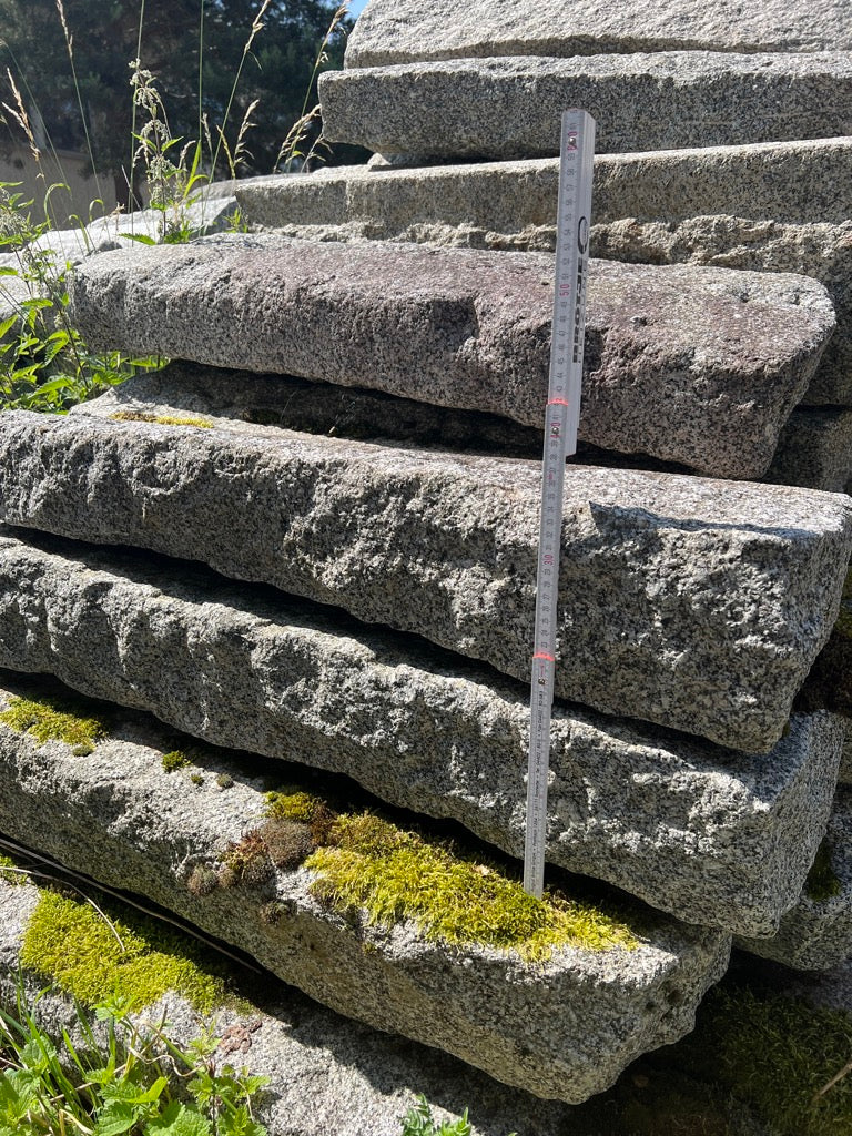 Granitborde rustikal, grau, allseits gespalten, gebraucht Bild 2