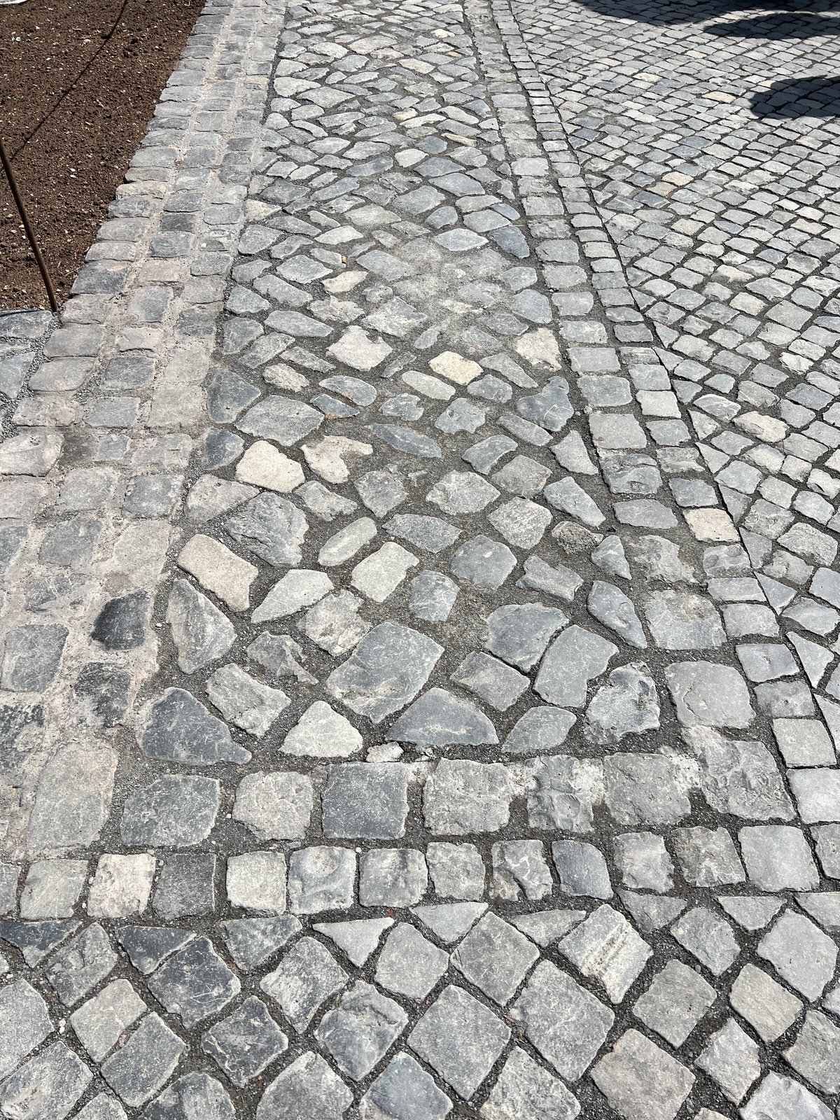Schloss Eichenzell – historisches Basaltpflaster, fachgerecht restauriert